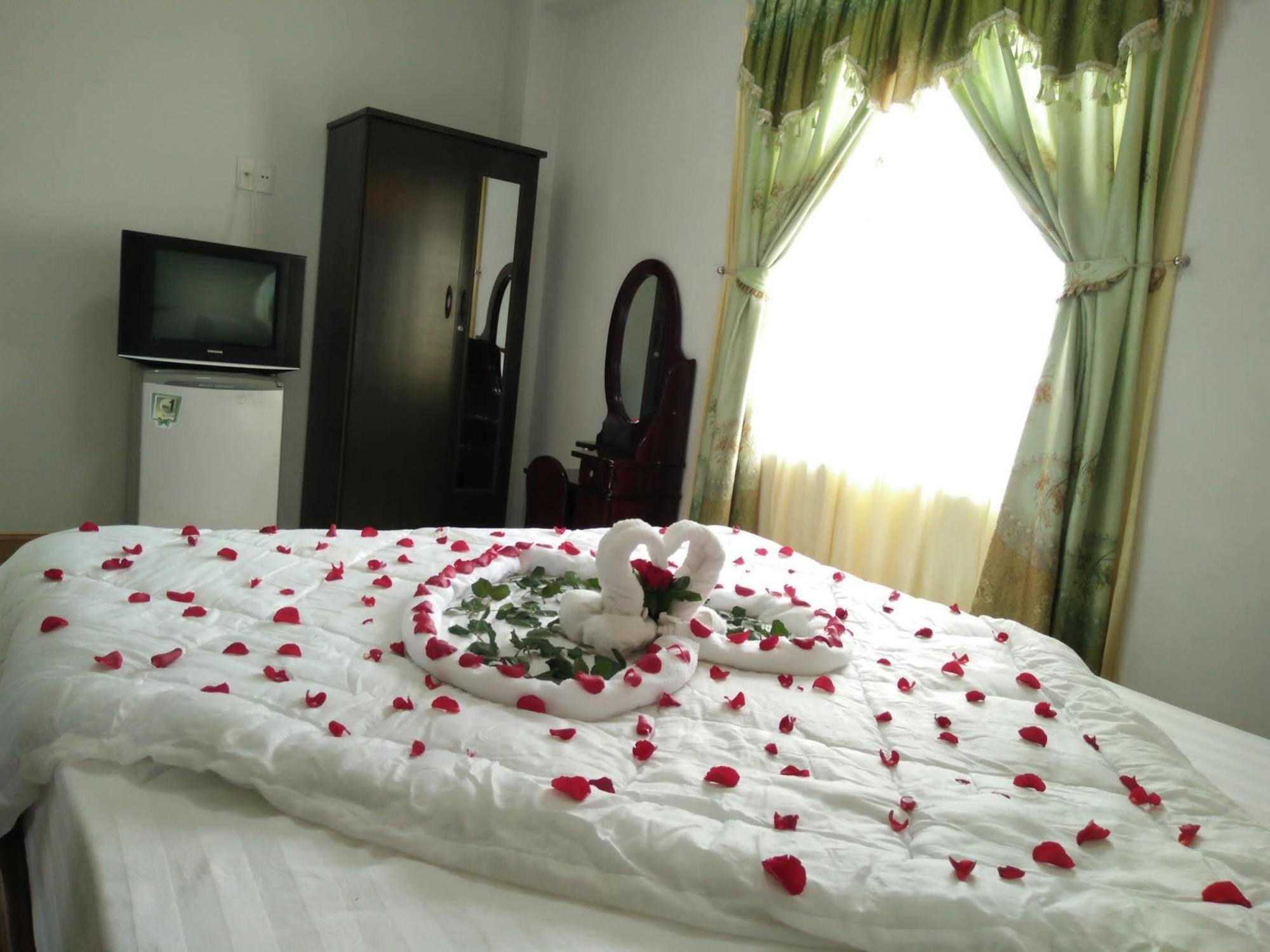 Valentine Hotel Hue Exterior foto